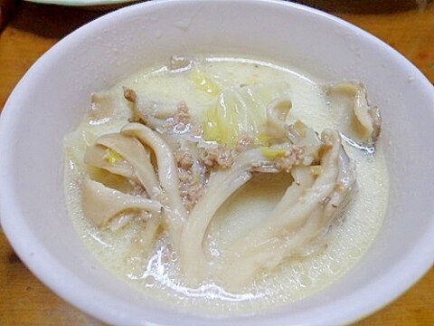 ひき肉と白菜の豆乳スープ